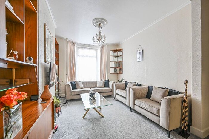 3 Bedroom Terraced House For Sale In Corporation Street, Stratford, London, E15