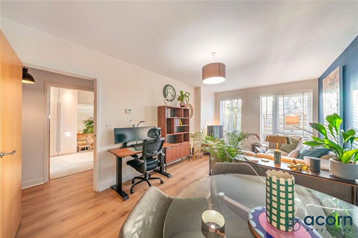 1 Bedroom Flat For Sale In Globe Court, Chronicle Avenue, Colindale, NW9