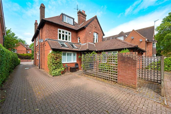 1 Bedroom Flat For Sale In Beaconsfield Road, St. Albans, Hertfordshire, AL1