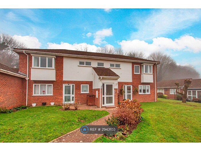 2 Bedroom Flat To Rent In St. Georges Square, Longfield, DA3