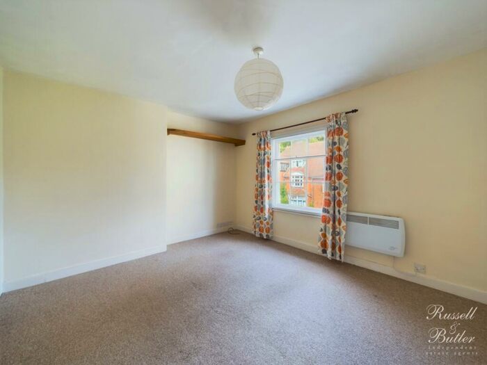 1 Bedroom Flat To Rent In West Street, Buckingham, MK18
