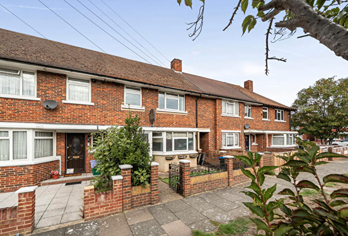 4 Bedroom Terraced House For Sale In Brenley Close, Mitcham, CR4
