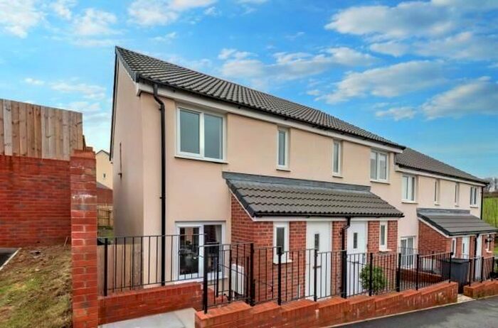 2 Bedroom End Of Terrace House For Sale In Slate Avenue, Liskeard, Cornwall, PL14