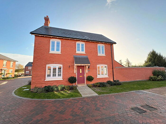 3 Bedroom Detached House For Sale In Halberycroft, Meppershall, Bedfordshire, SG17