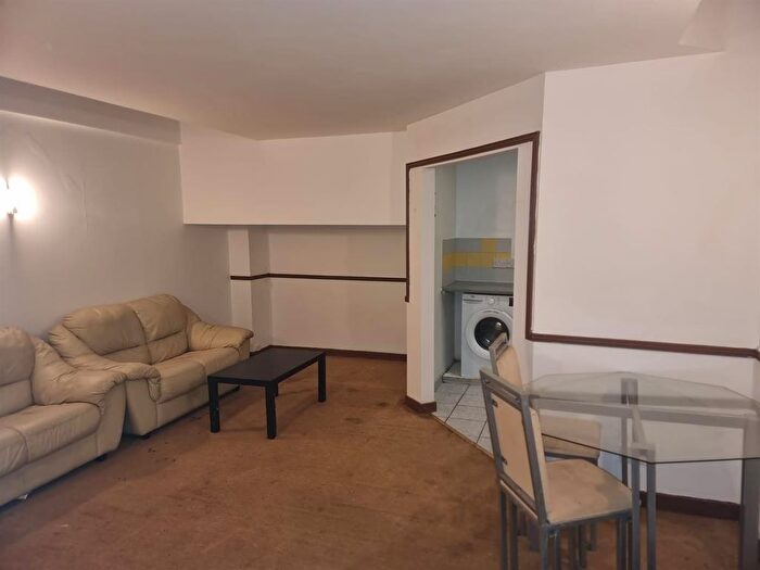 2 Bedroom Flat To Rent In Flat, High Street, Hall Chambers, Newport Pagnell, MK16