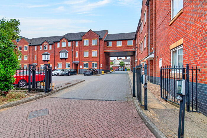 2 Bedroom Flat For Sale In Lahstein Court, Kettering, NN16