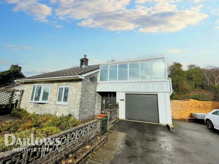 3 Bedroom Detached House For Sale In Pentwyn Deintyr, Treharris, CF46