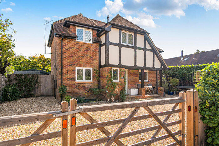 2 Bedroom Detached House For Sale In Redlands Lane, Crondall, Farnham, GU10