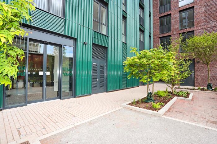3 Bedroom Apartment For Sale In Eliza Yard, Ancoats, M4