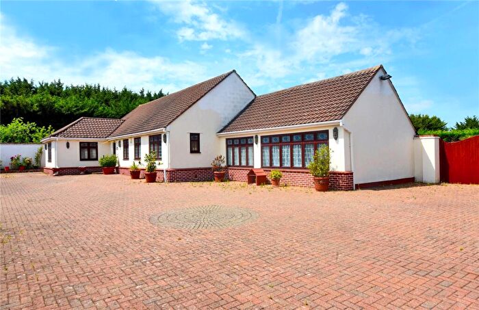 4 Bedroom Bungalow For Sale In Croydon Lane, Banstead, United Kingdom, SM7