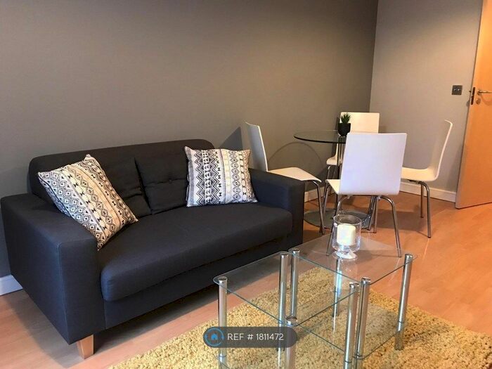 2 Bedroom Flat To Rent In Royal Quay, Liverpool, L3