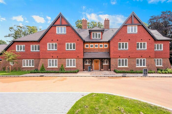 2 Bedroom Flat For Sale In Chequers Lane, Walton On The Hill, Tadworth, KT20