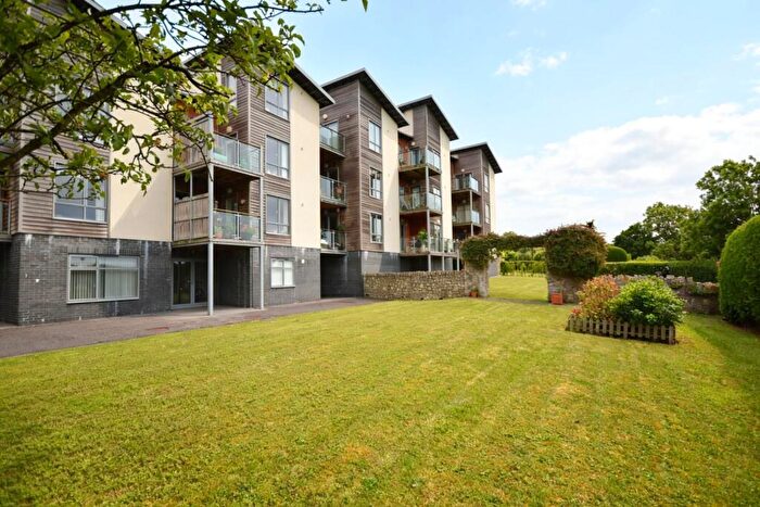 3 Bedroom Flat For Sale In Fairholm, Keynsham, Bristol, BS31