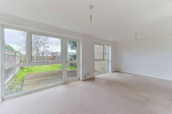 3 Bedroom Property To Rent In Astor Court, Shirley, Croydon, CR0