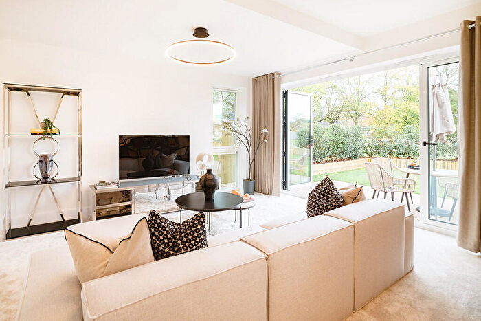 4 Bedroom Mews For Sale In Macclesfield, SK10