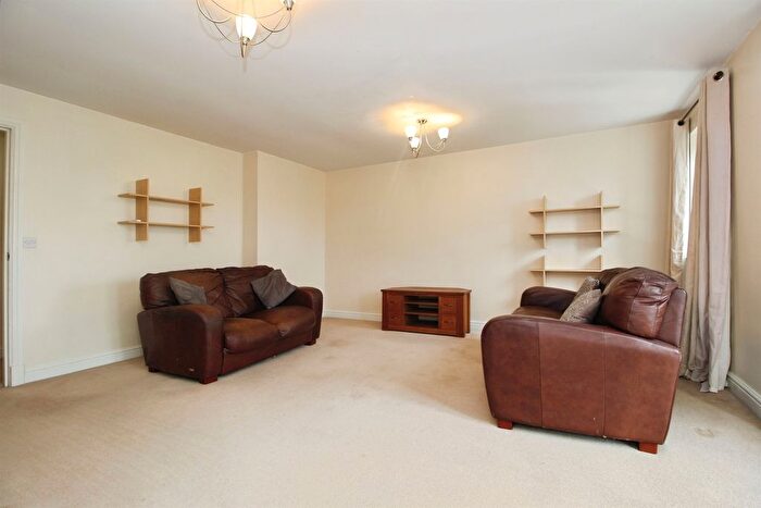 2 Bedroom Flat For Sale In Constable Drive, Ossett, WF5