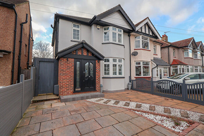 3 Bedroom Semi Detached House For Sale In Princes Avenue, Tolworth, KT6