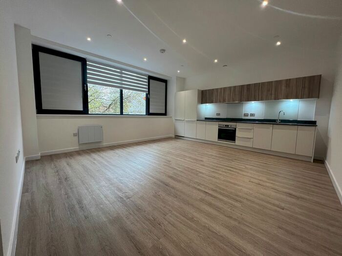 2 Bedroom Flat To Rent In Alencon Link, Basingstoke, RG21