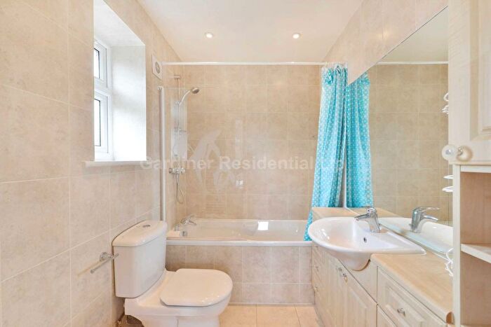 4 Bedroom Semi-Detached House To Rent In Argyle Road, London, W13