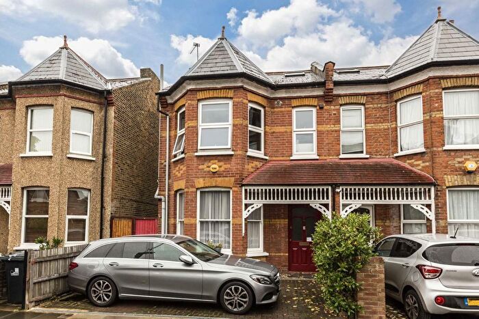 2 Bedroom Flat To Rent In Regina Road, West Ealing, W13