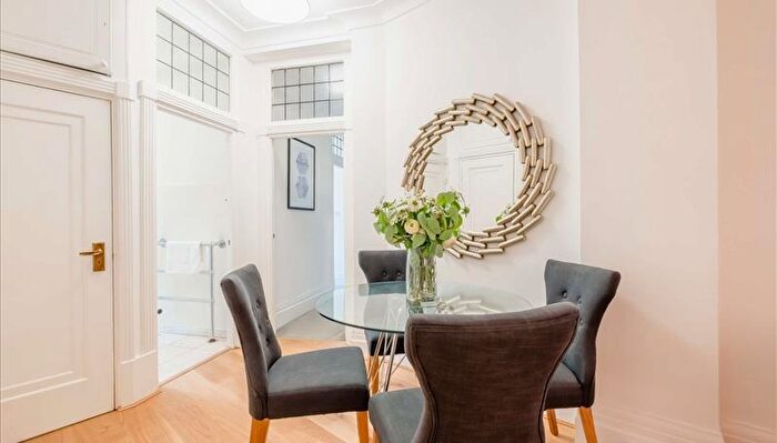 1 Bedroom Property To Rent In Park Road, London, NW8