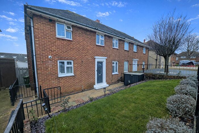 3 Bedroom Semi-Detached House For Sale In Peterborough Road, Wymering, PO6