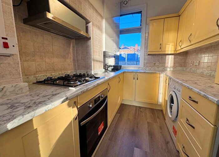 1 Bedroom Flat To Rent In Colney Hatch Lane, Muswell Hill, N10