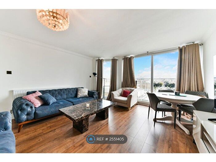 2 Bedroom Flat To Rent In Hillgate Street, London, W8