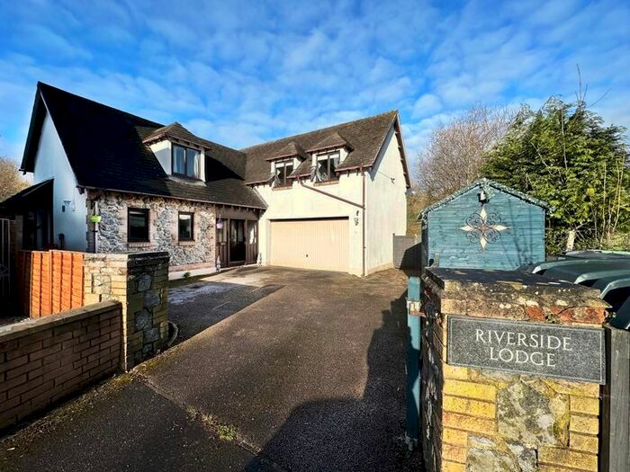 4 Bedroom Detached House For Sale In Manor Mead, Bickington, Newton Abbot, TQ12