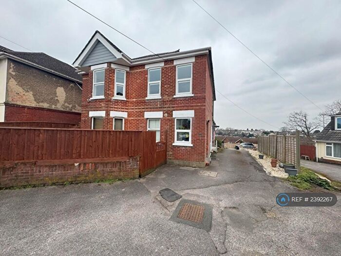 2 Bedroom Flat To Rent In Oakwood Road, Bournemouth, BH9