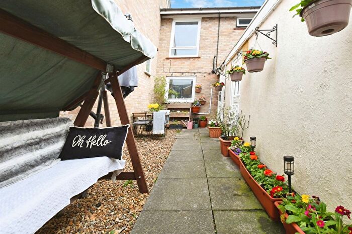 3 Bedroom Terraced House For Sale In Roslings Close, Chelmsford, CM1