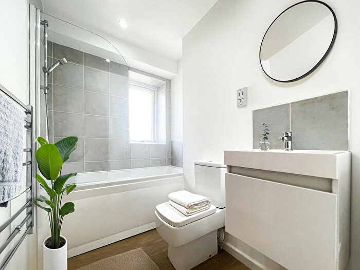 2 Bedroom Apartment To Rent In Edward House, Stockport, SK1