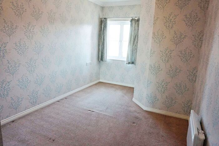 1 Bedroom Flat For Sale In Reddicap Heath Road, Sutton Coldfield, B75