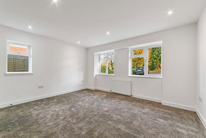 2 Bedroom Flat For Sale In Kingswood Way, Selsdon, South Croydon, CR2