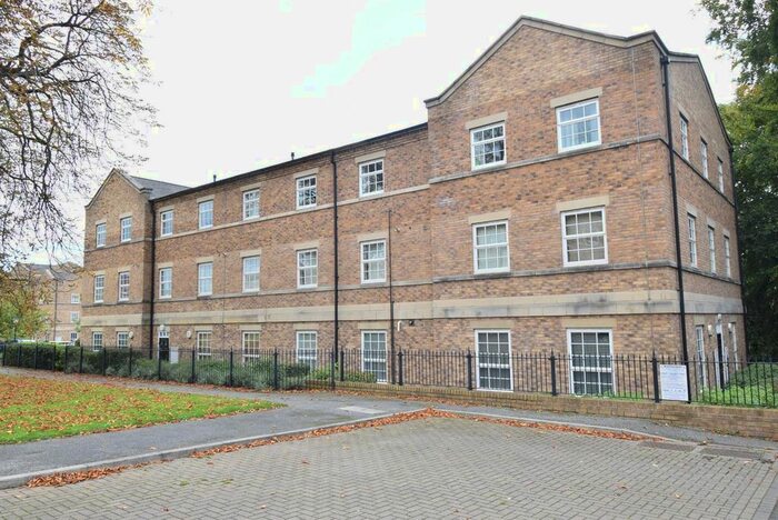 2 Bedroom Flat To Rent In Cedar Apartments, Wakefield, WF1