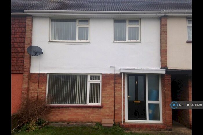 3 Bedroom Terraced House To Rent In Broomhall Close, Chelmsford, CM1