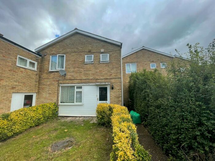 3 Bedroom House To Rent In Hawthornes, Hatfield, AL10