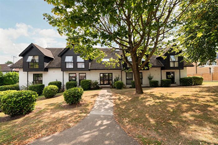 1 Bedroom Property To Rent In Postern Green, Enfield, EN2