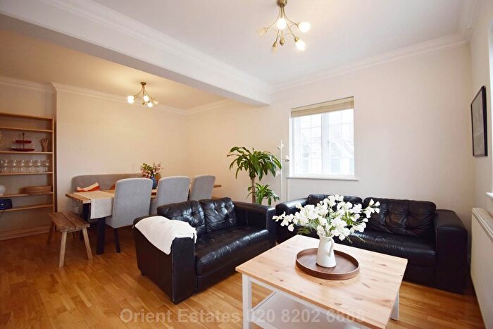 3 Bedroom Flat To Rent In Finchley Road, London, NW11