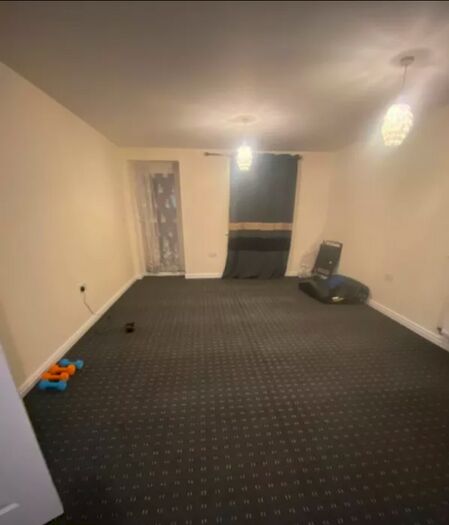 2 Bedroom Flat To Rent In Bernelle Avenue, Romford, RM3