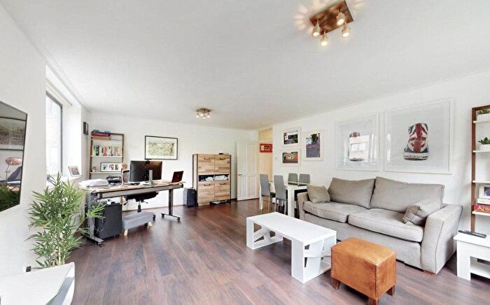 2 Bedroom Flat For Sale In Queen's Court, Queen's Terrace, St John's Wood, London, NW8