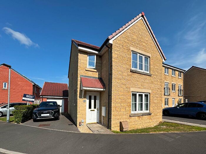 3 Bedroom Detached House For Sale In Topcliffe Road, Trowbridge, BA14