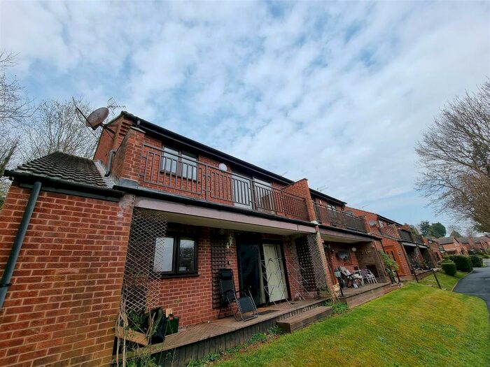 2 Bedroom Flat To Rent In Beaulieu Close, Kidderminster, DY11