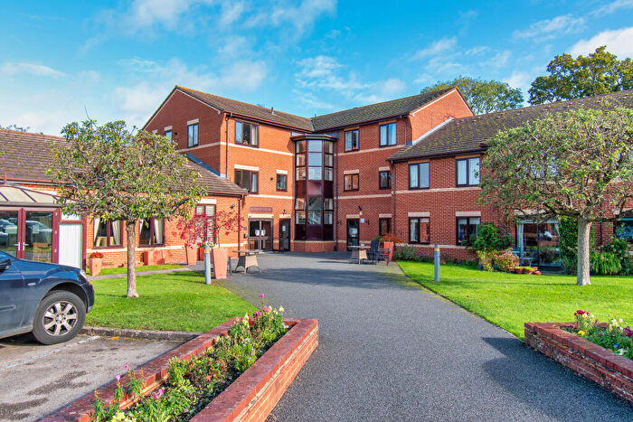 1 Bedroom Retirement Property For Sale In Kennet Court, Wokingham, Berkshire, RG41