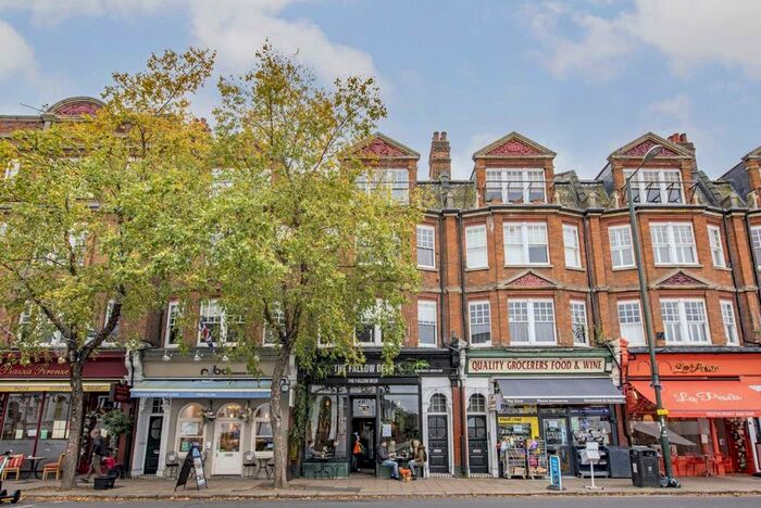 2 Bedroom Flat To Rent In High Street, Teddington TW11