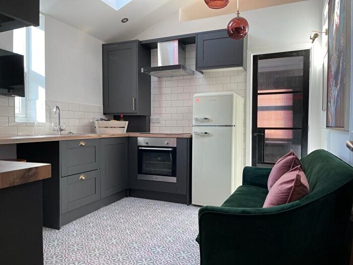 1 Bedroom Flat To Rent In Flat, The Rayner Building, - Portland Street, LN5
