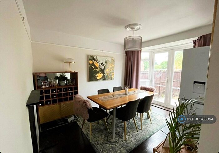 3 Bedroom Terraced House To Rent In Norcot Road, Tilehurst, Reading, RG30