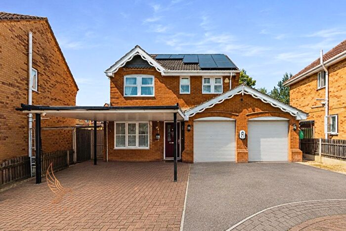 4 Bedroom Detached House For Sale In Broomcliffe Gardens, Shafton, Barnsley, S72