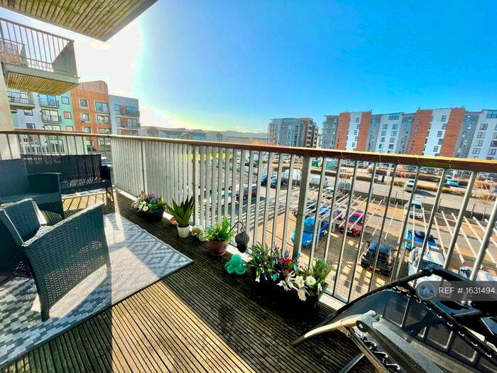 2 Bedroom Flat To Rent In Newfoundland Way, Portishead, Bristol, BS20