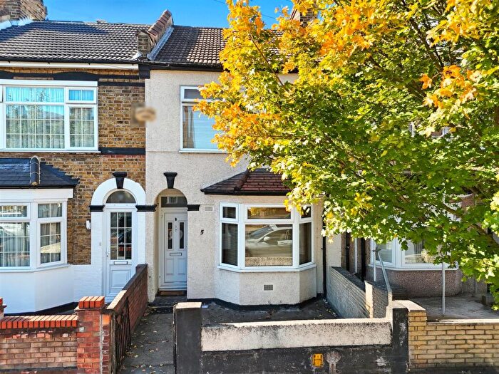 3 Bedroom Terraced House For Sale In Titchfield Road, Enfield, EN3